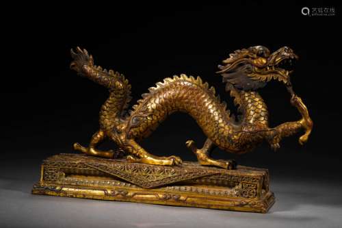 A GILT BRONZE DISPLAY ORNAMENT