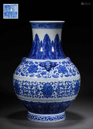 A BLUE-AND-WHITE GLAZED PORCELAIN ZUN VASE