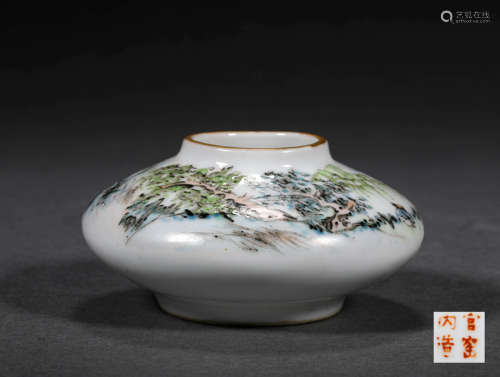 A HAND PAINTED LANDSCAPE DESIGN PORCELAIN VASE