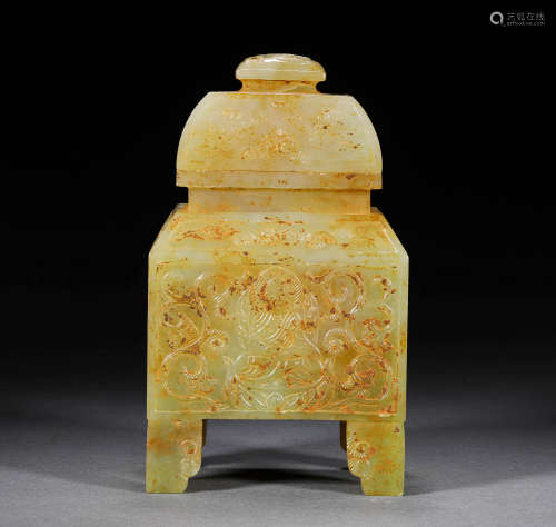 A YELLOW HE TIAN JADE SQUARE SHAPED VASE