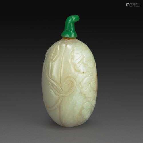 FLACON TABATIÈRE en jade néphrite céladon en forme de fruit ...