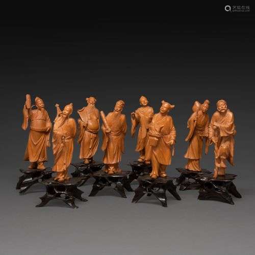 SUITE DE HUIT STATUETTES en buis sculpté (huangyang), représ...