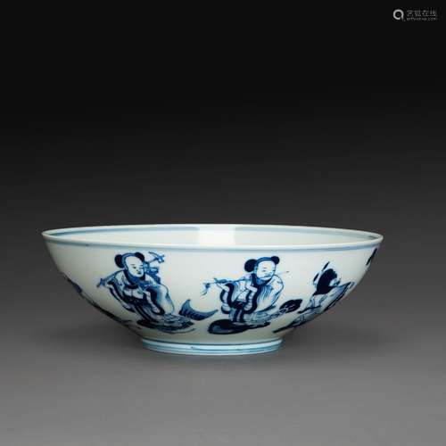 COUPE en porcelaine blanche à décor en bleu sous couverte de...