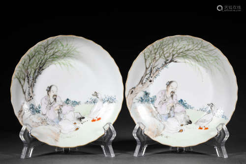 A PAIR OF QIANJIANG  GLAZED PORCELAIN PLATES