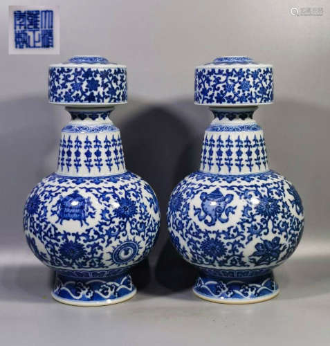 A PAIR OF BLUE-AND-WHITE GLAZED PORCELAIN
