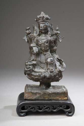 CHINE - Époque MING (1368 - 1644).Statuette en bronze à pati...