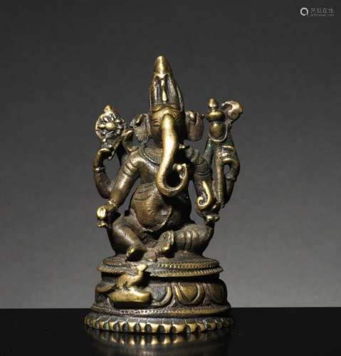 Ganesha Inde du Nord-Est, ca 12° siècle Alliage cuivreux. H....