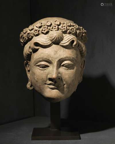 Tête de femme Aire stylistique du Gandhara, ca 7°-9° siècles...