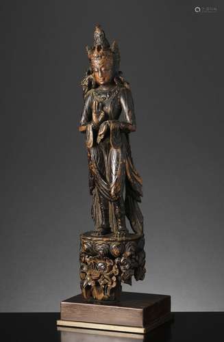 Bodhisattva Tibet ca 14°-15° siècles Bois. H. 30 cm Ce bodhi...