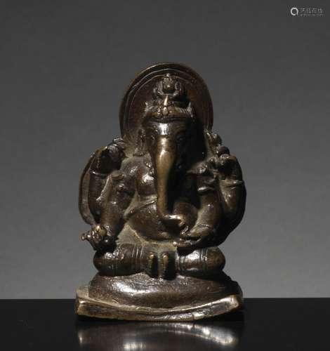 Ganesha Indonésie, ca 9°- 10° siècles Alliage cuivreux. H. 7...