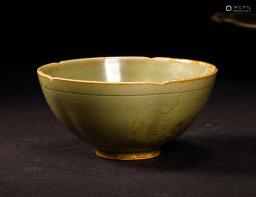 A YAO ZHOU YAO PORCELAIN BOWL