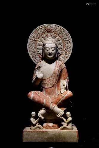 A SEATED WHITE MARBLE BUDDHA STATUE