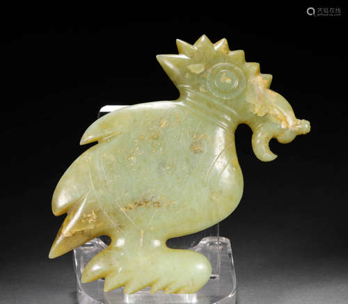 A FALCON OR BIRD DESIGN JADE PANDENT