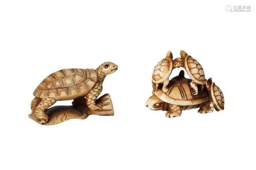 Lot of two netsuke, 1) ivory, turtle with four small turtles...