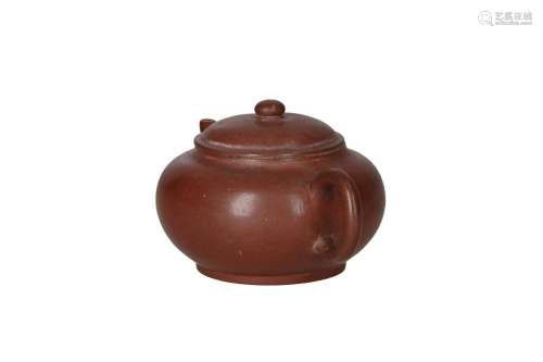 A Yixing teapot. Marked with 2-character mark Hui Mengchen a...