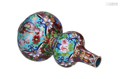 An enamel cloisonné, gourd vase with flower decoration, in t...