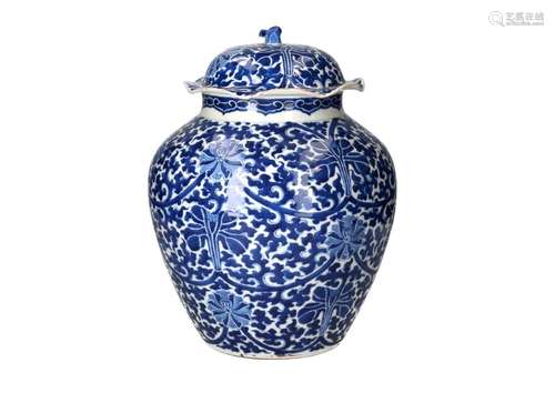 A blue and white porcelain lidded jar, decorated with flower...