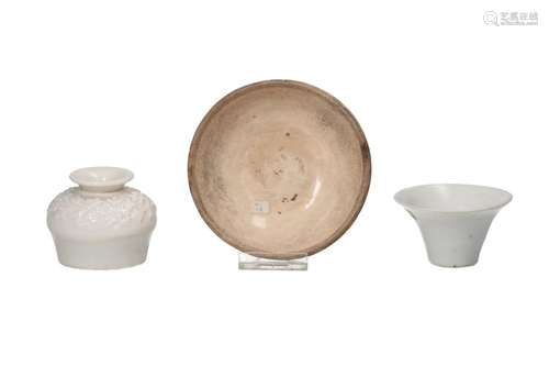 Lot of three objects, 1) a blanc de Chine porcelain miniatur...