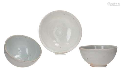 Lot of three white grey glazed porcelain bowls. Unmarked. Ch...