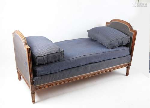 Lit de repos en bois naturel, 170X85X74. style Louis XVI.