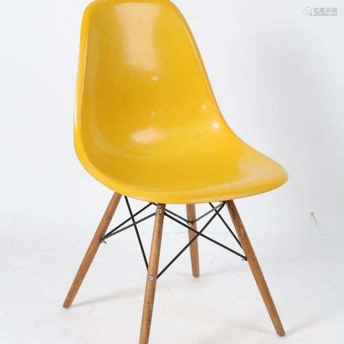 Ray Eames, Herman Miller, fauteuil coque, jaune