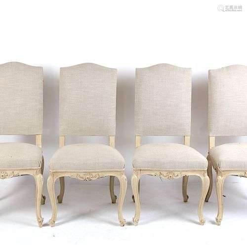 suite de 4 chaises à haut dossier, garni de tissu beige, hau...