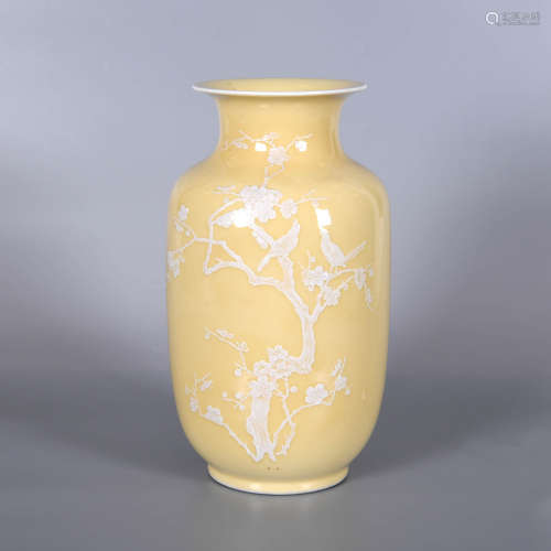 黃釉花卉紋瓶