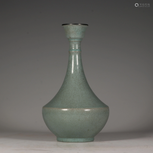 A longquan celadon bottle vase, , H 28 cm - Top Dia