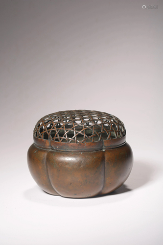 A pumpkin-shaped bronze hand warmer, H 8,5 cm - Dia