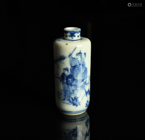 ONE CHINESE BLUE AND WHITE PORCELAIN SNUFF BO…