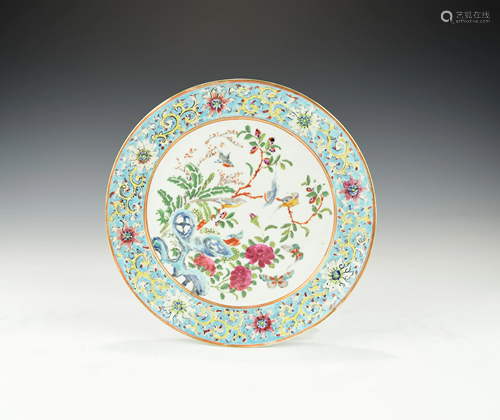 A LARGE EXPORT CHINESE FAMILLE ROSE PLATE