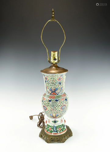 A CHINESE FAMILLE VERTE VASE CONVERTED LAMP