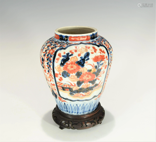 A CHINESE IMARR VASE WITH STAND