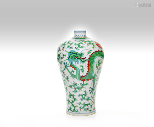 A CHINESE DOUCAI DRAGON VASE