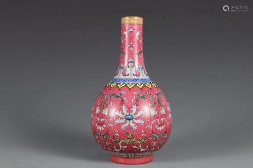 A FAMILLE ROSE LONG NECK FLORAL PORCELAIN VASE