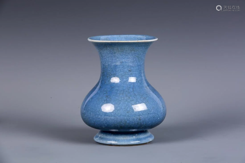 A CLAIR-DE-LUNE GLAZED PIPA ZUN VASE