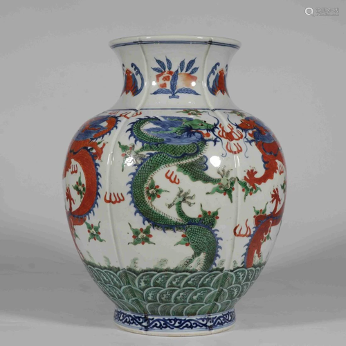 A WUCAI MELON-RIDGED DRAGON JAR