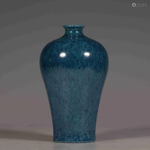 A ROBIN'S EGG GLAZED MEIPING VASE