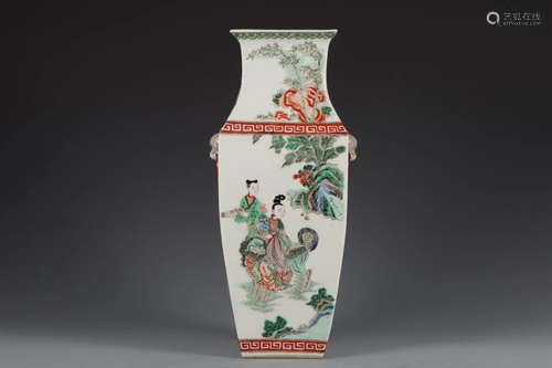 A WUCAI FIGURES SQUARE PORCELAIN VASE