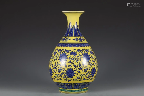 A JAUNE GROUND BLUE AND WHITE YUHUCHUN VASE