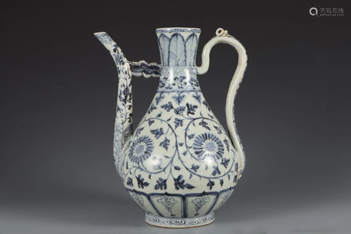 BLUE AND WHITE FLORAL PORCELAIN EWER