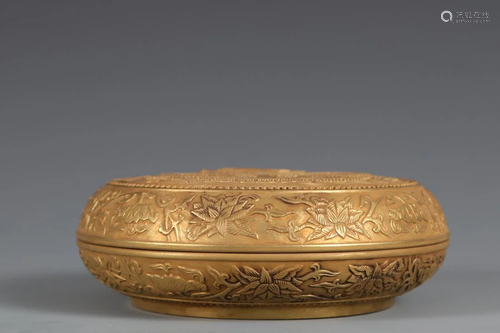 A GOLD-PAINTED FLOWER & DRAGON RELIEFS TRINKET BOX