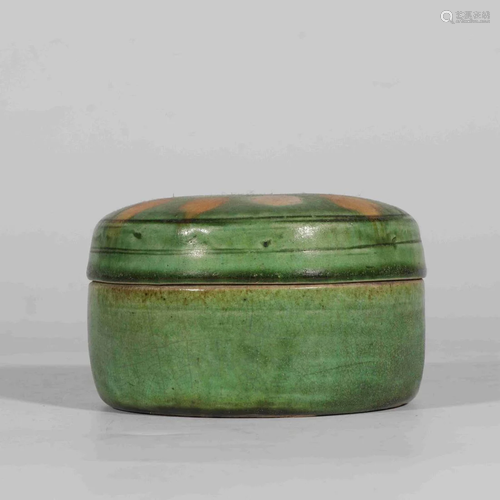 A SANCAI 'SPOTS' PORCELAIN TRINKET BOX