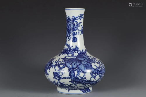 A BLUE AND WHITE FLORAL WATER-CHESTNUT VASE