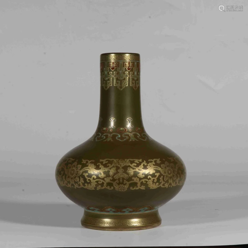 IMITATION BRONZE TEA-DUST GLAZED GOLD-PAINTED VASE