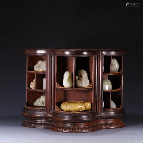 SET OF JADE CARVING PIECES AND ZITAN CURIO CABINET