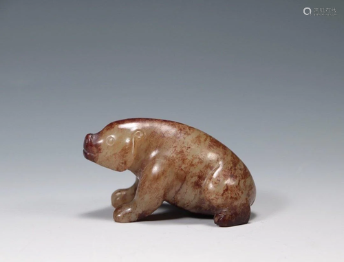 A BROWNISH JADE CARVING PIECE OF A BEAR