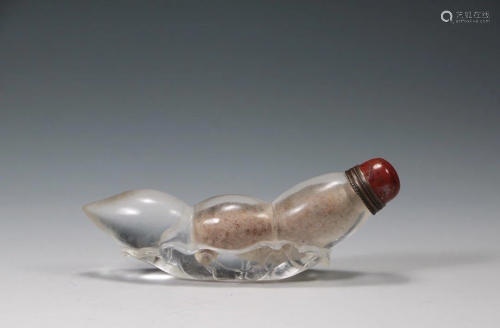 A LOTUS SHAPED CRYSTAL CARVING SNUFF BOTTLE