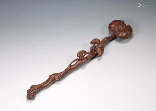 A BAMBOO CARVING OF A LUCID GANODERMA RUYI SCEPTER