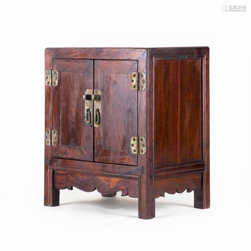 HUANG HUA LI OR HARDWOOD CABINET  (Y)